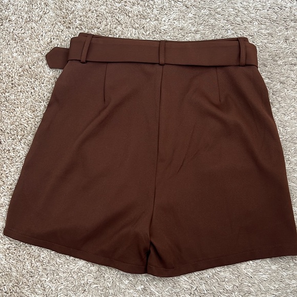 Princess polly brown shorts - Picture 3 of 3